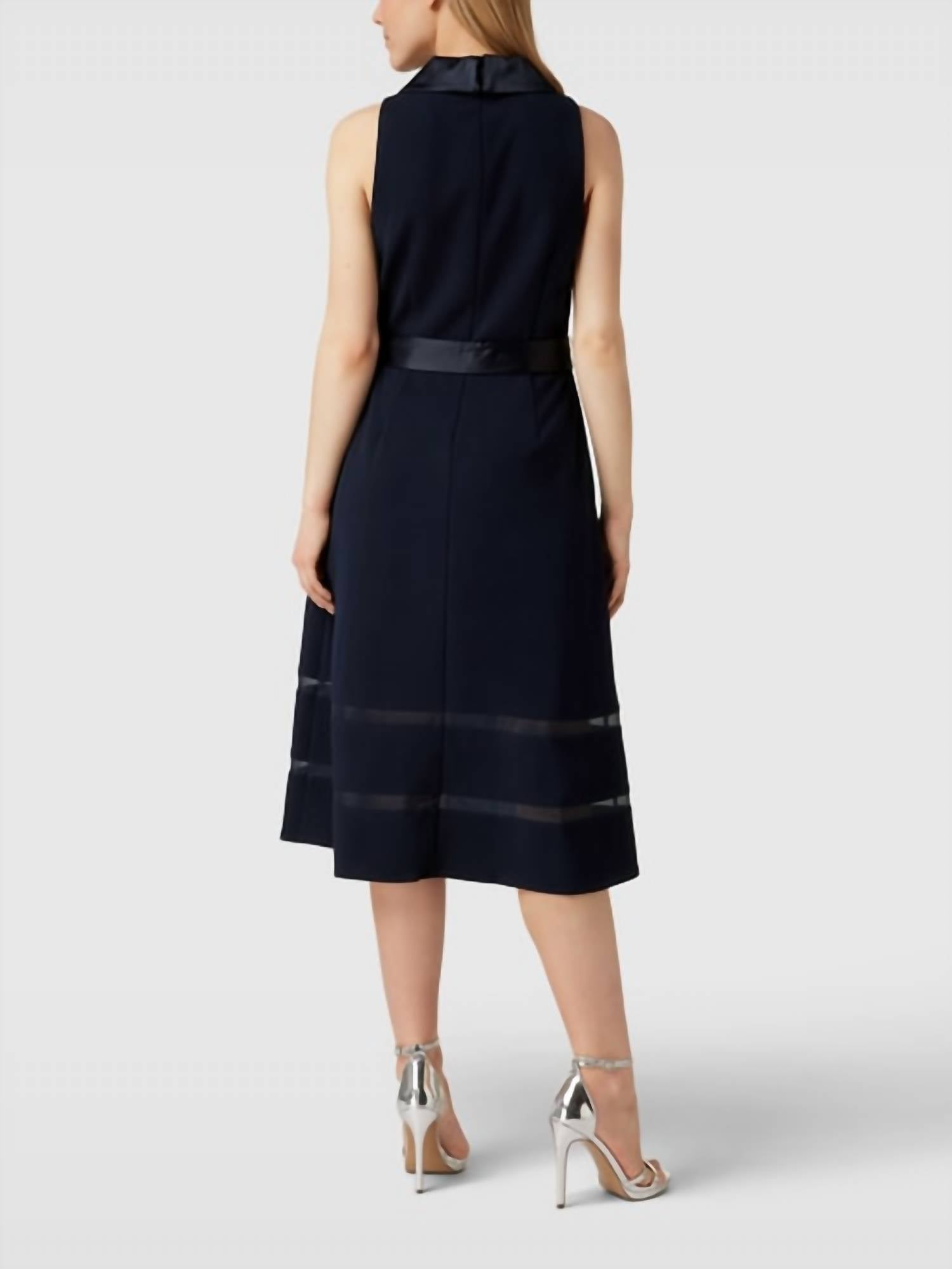 Adrianna Papell - Cocktail Dress With Waist Belt