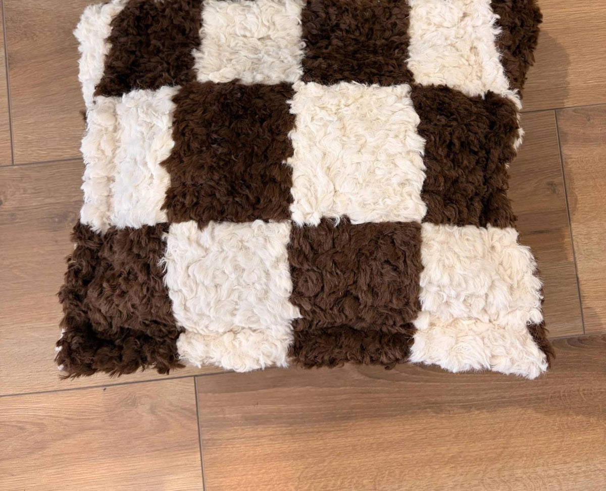 Jayley - Women's Shearling Checkered Tote Bag