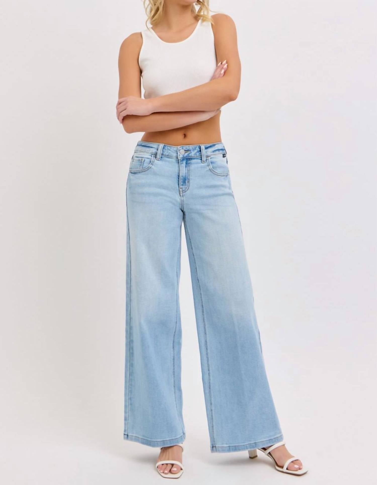 CELLO Low Rise Wide Leg Jeans in light wash - women's jeans - detail view