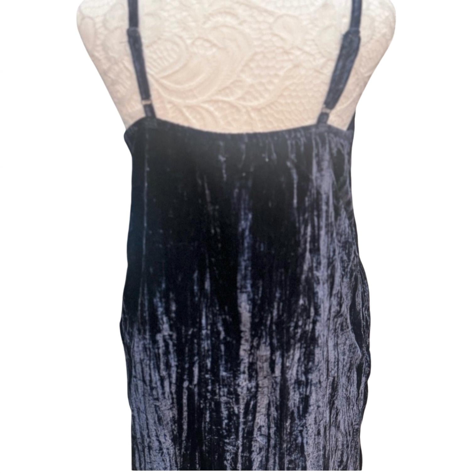 Paparazzi By Biz - Women's Crushed Velvet Slip Dress With Pockets