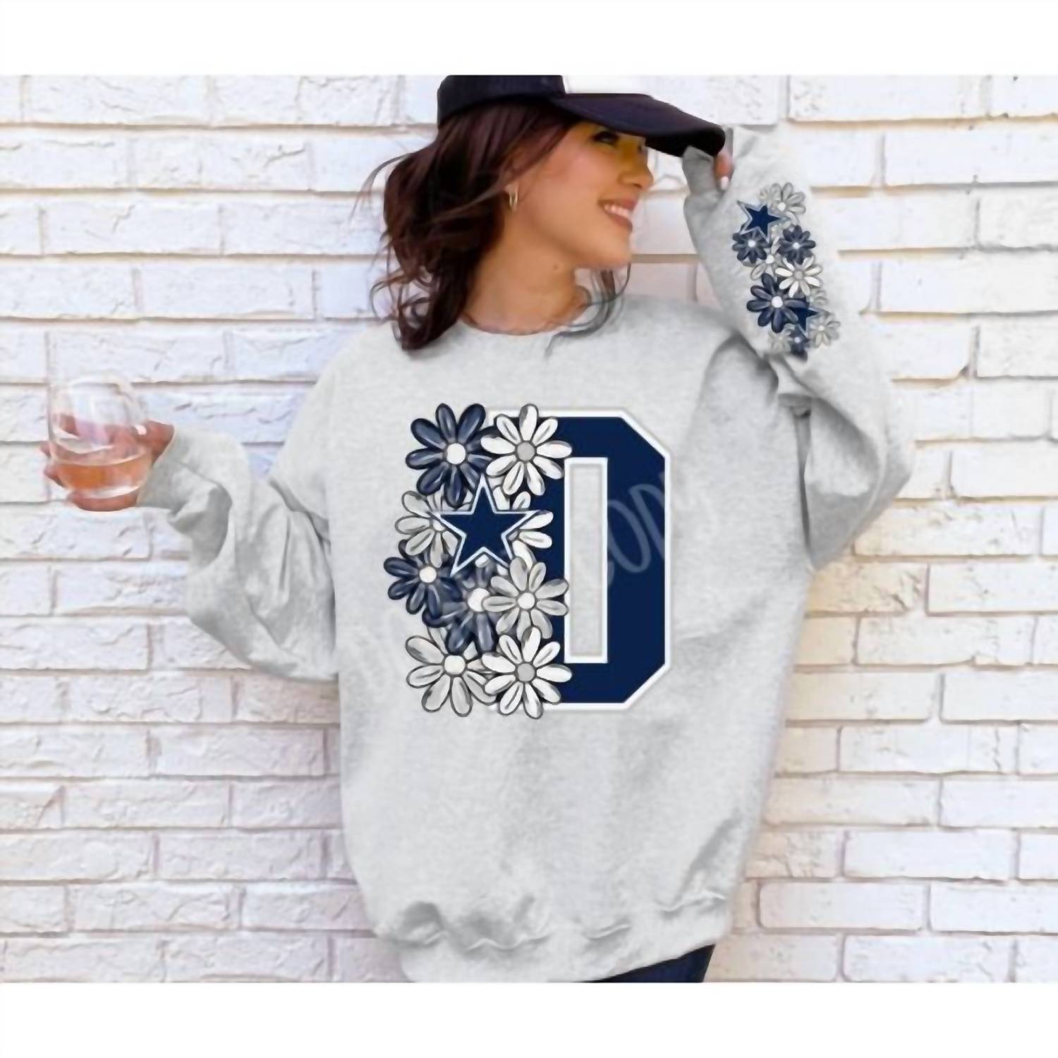 Gildan - Ash Cowboys Floral Star Sweatshirt