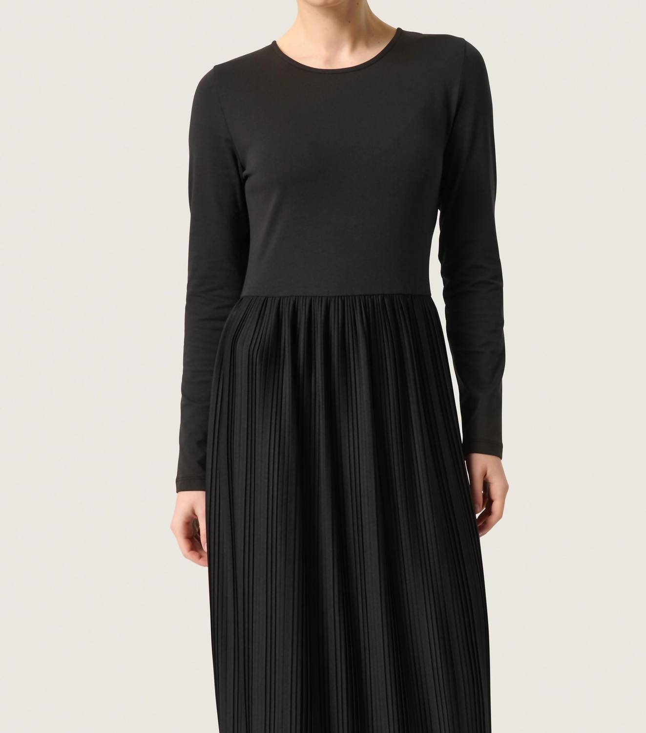 Soaked In Luxury - Simone Plisse Long Sleeve Maxi Dress