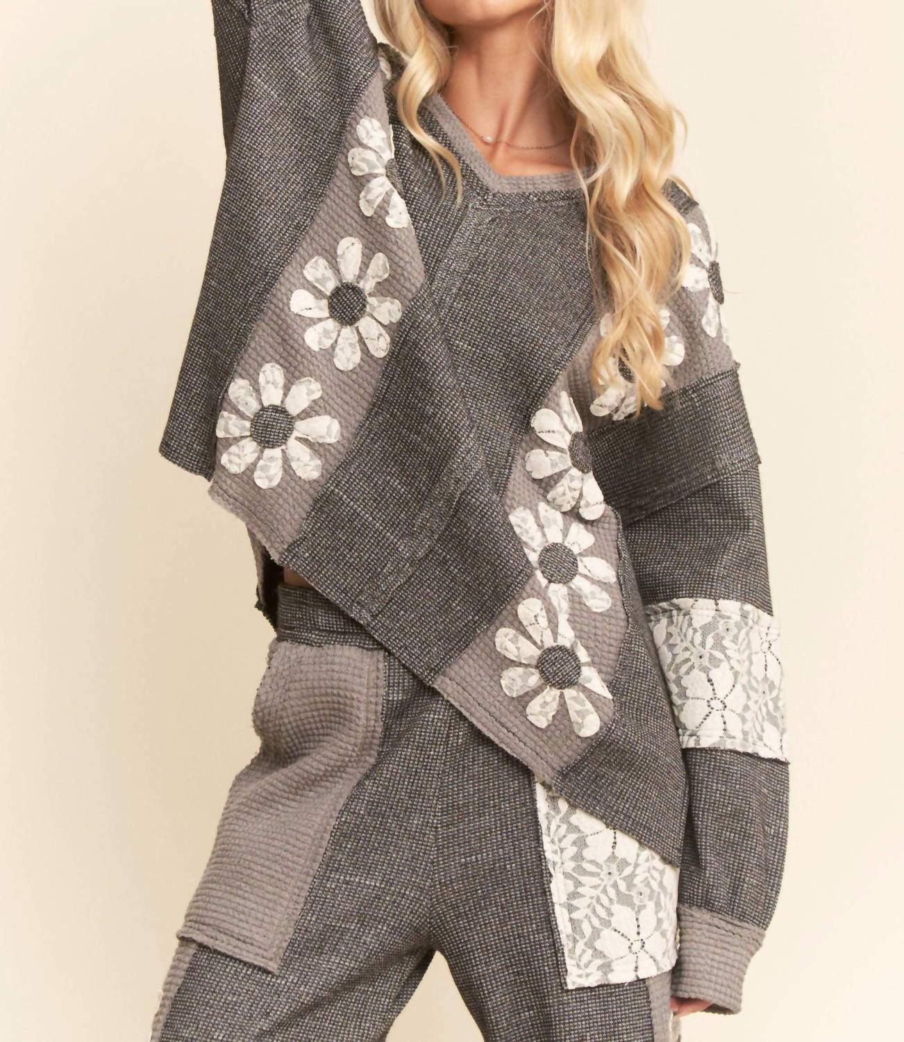 Davi & Dani - Waffle Knit Lace Flower Sweatshirt Top