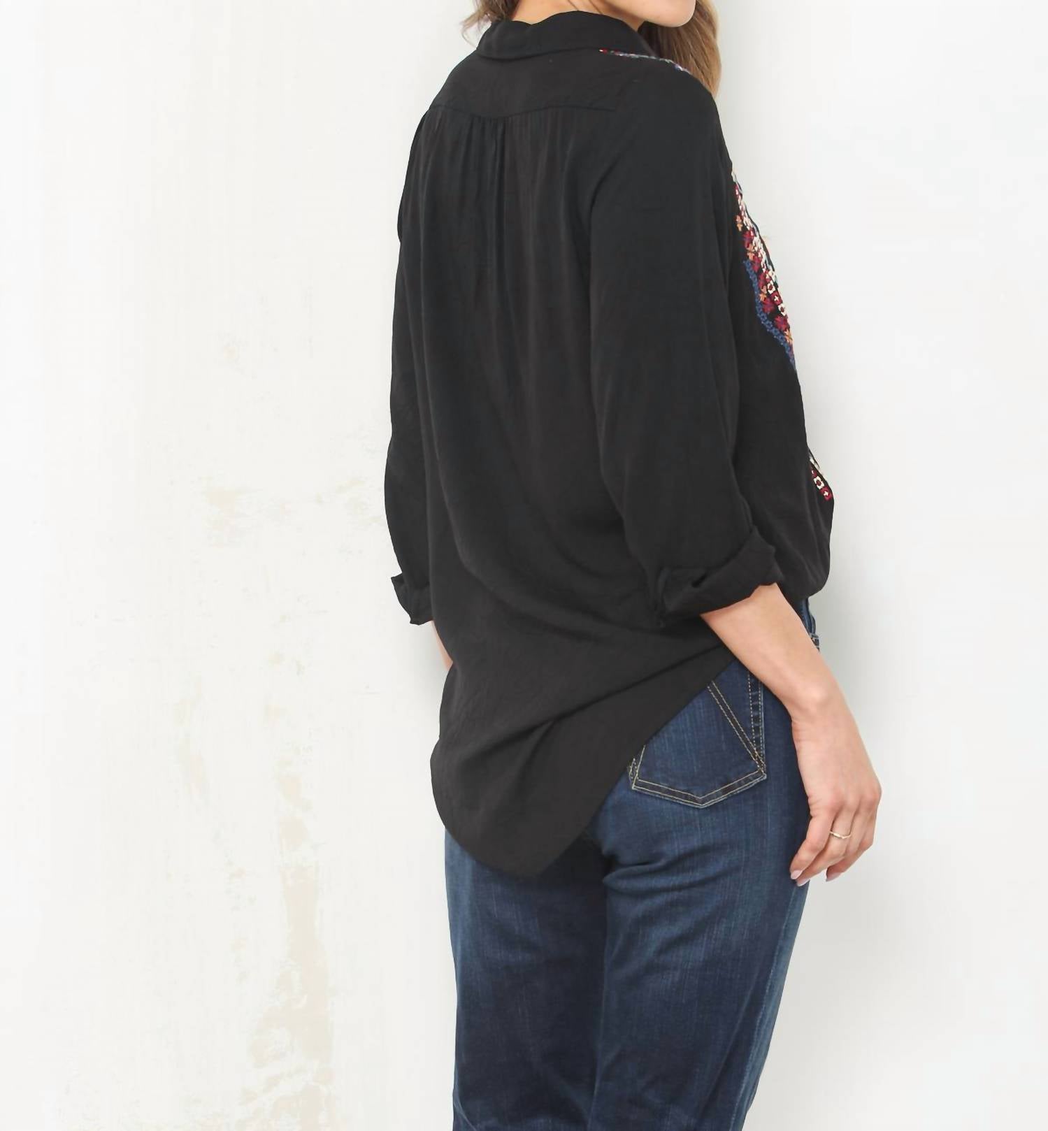 Paparazzi - Viscose Split Collar Embroidered Pull-Over Shirt