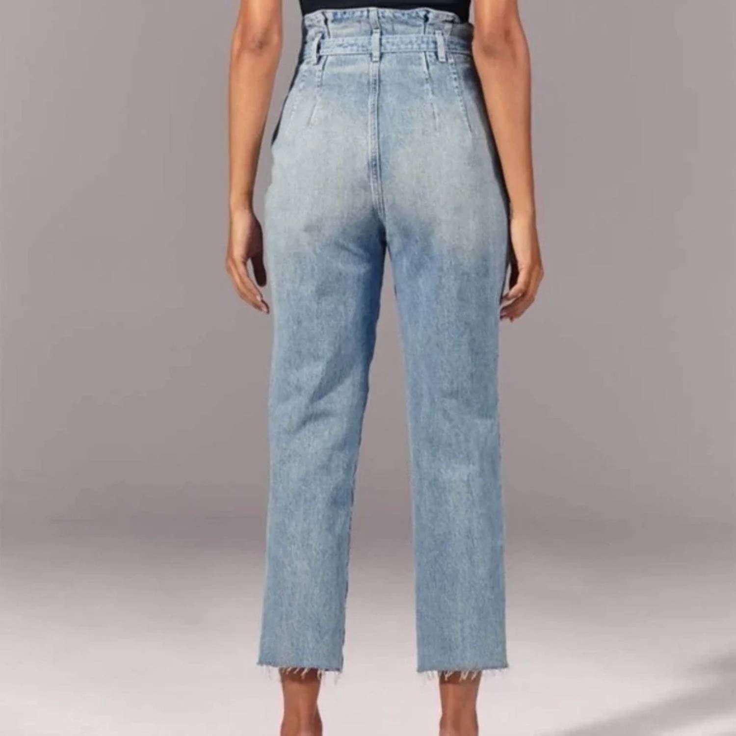 Abercrombie & Fitch - Ultra High Rise Paperbag Waist Jeans