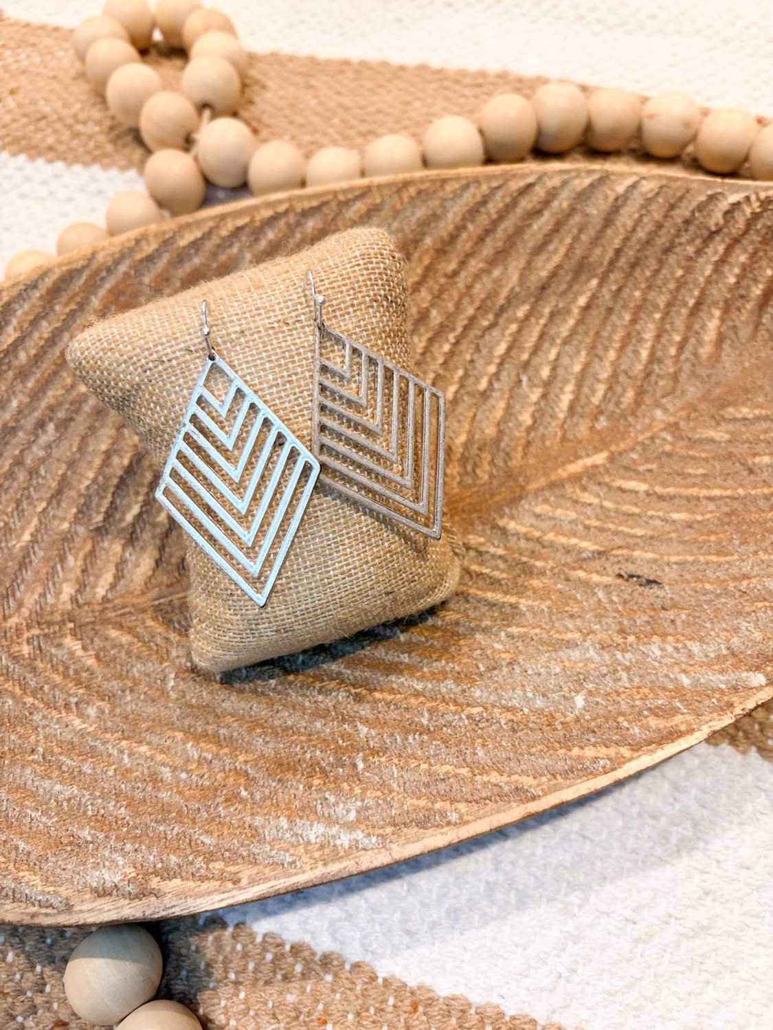 Southern Seoul - Women's Cutout Diamond Shaped Earrings
