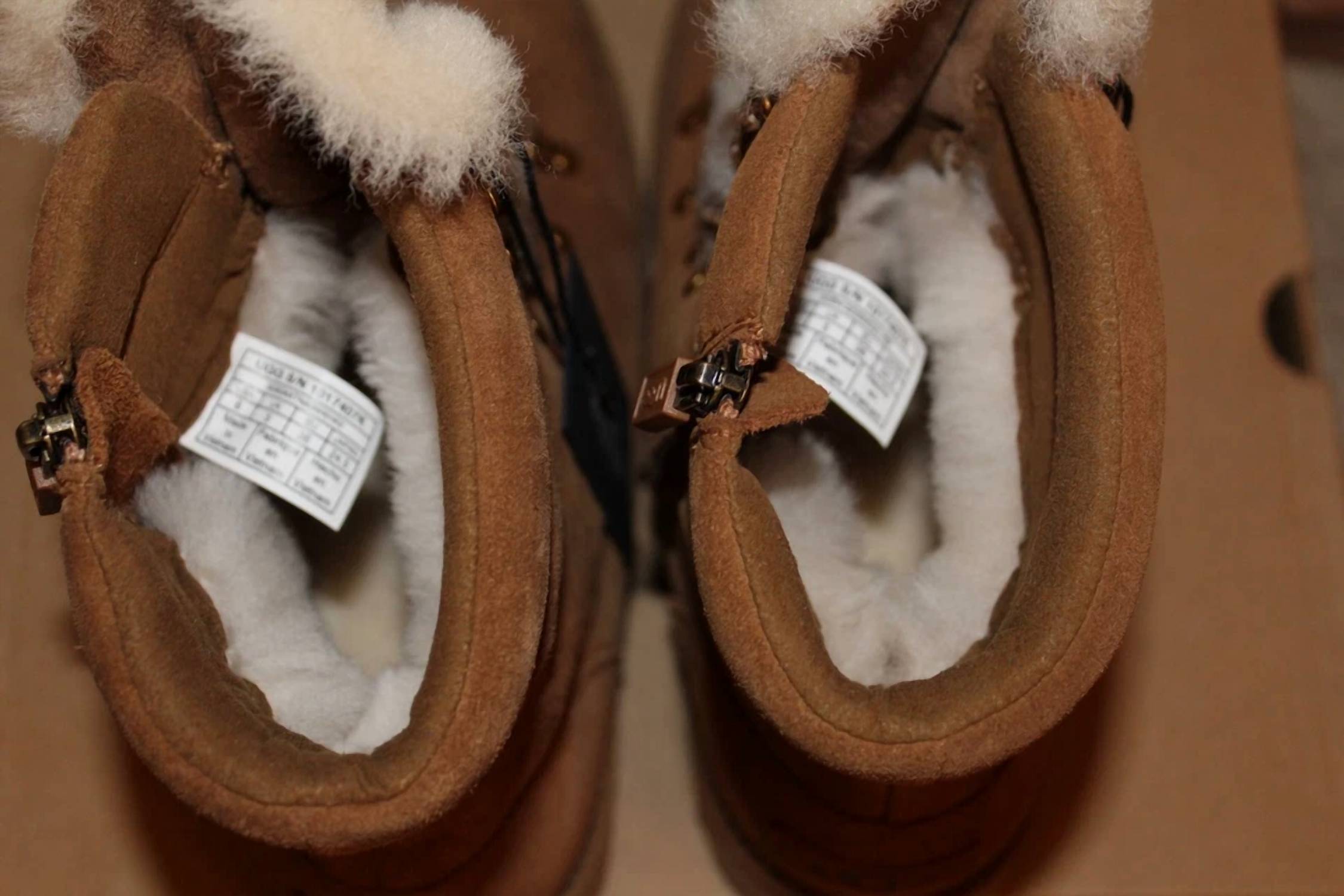 Ugg - Girl's Viki Waterproof Boots