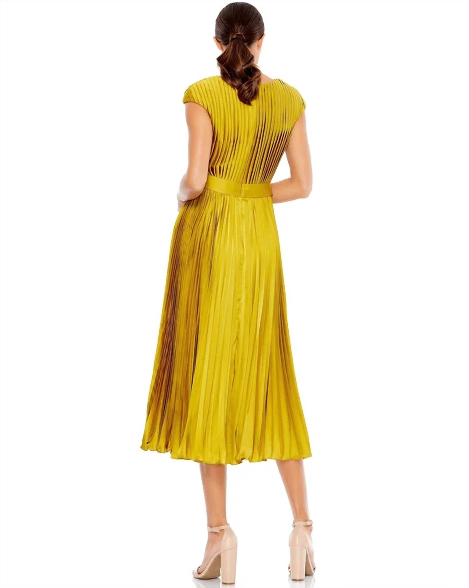Mac Duggal - Pleated Cap Sleeve Belted A-line Dress
