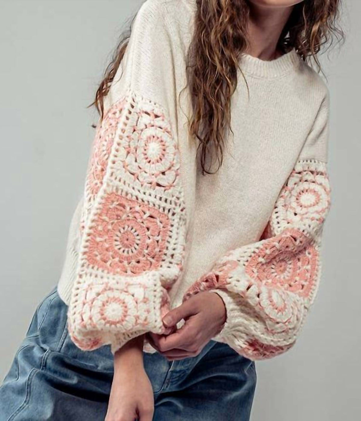 Urban Daizy - Quilt Blocked Sleeve Crewneck Sweater