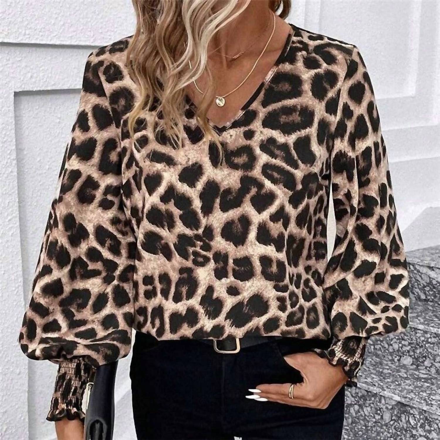 Uzwholesale - Leopard V-neck Lantern Sleeve Shirt