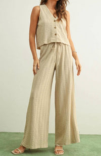 Miou Muse - Crinkled Fabric Sleeveless Button Front Top And Bottoms Set