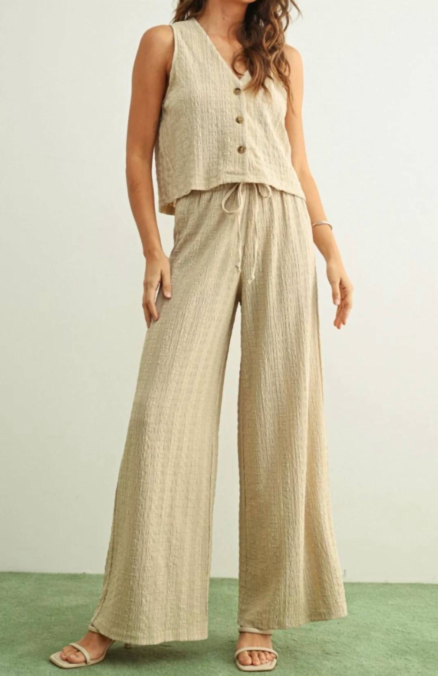 Miou Muse - Crinkled Fabric Sleeveless Button Front Top And Bottoms Set