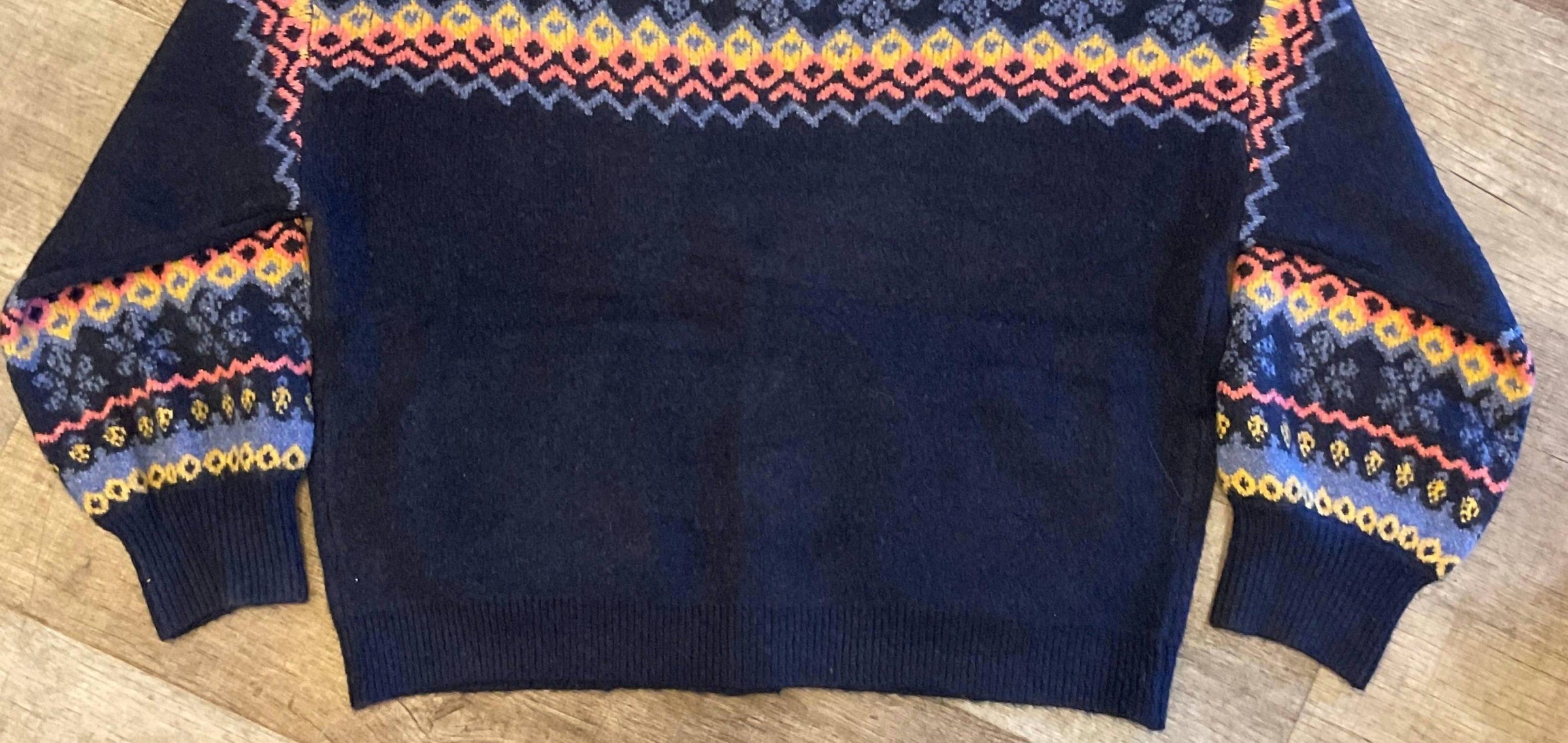 Skies Are Blue - Intarsia V Neck Cardigan
