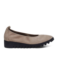 Aetrex - Women's Brianna Slip On Shoes