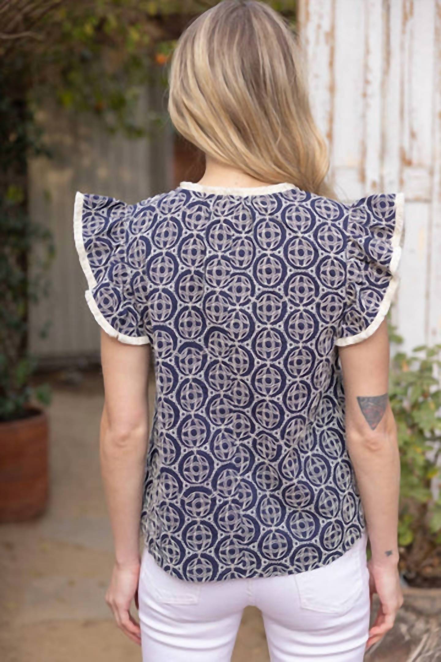 Voy - Sandra Flutter Sleeve Top