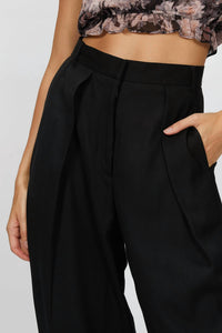 HIGH-RISE PANTS