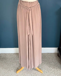 Love Poem - Women's Tie Front Pleated Pant