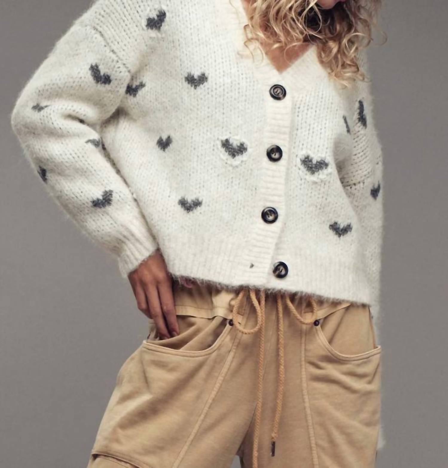 Urban Daizy - Heart Knit Cardigan
