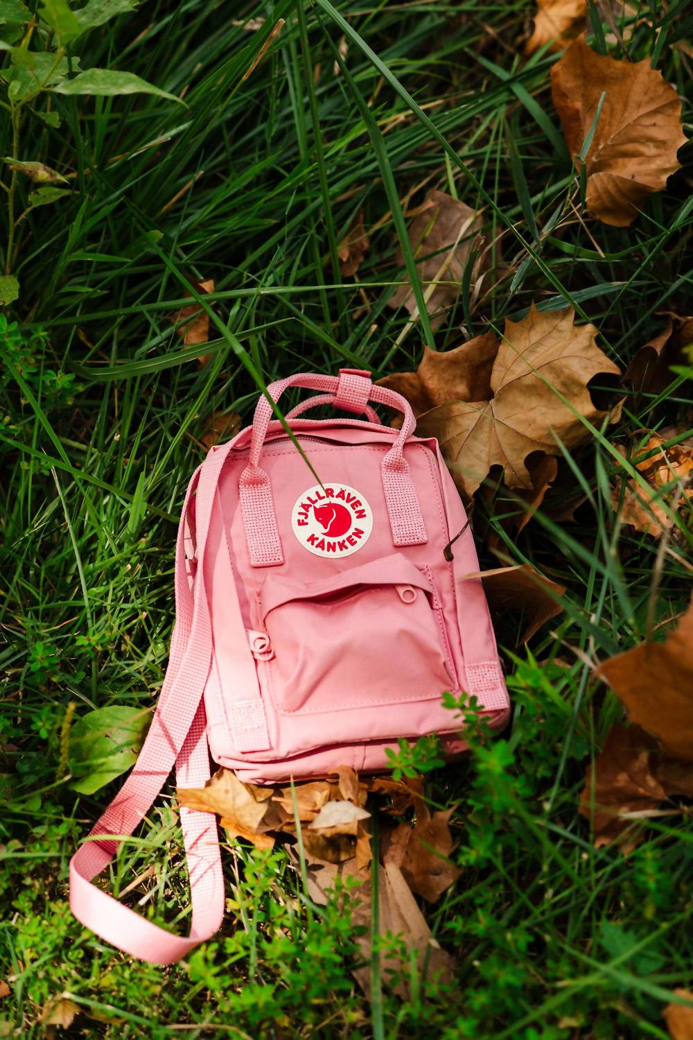 Fjallraven - Women's Kånken Crossbody Sling Bag
