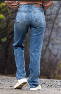 Judy Blue - High Waist Destroyed Dad Jeans