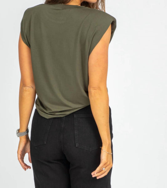SLEEVELESS SHOULDER PAD TOP