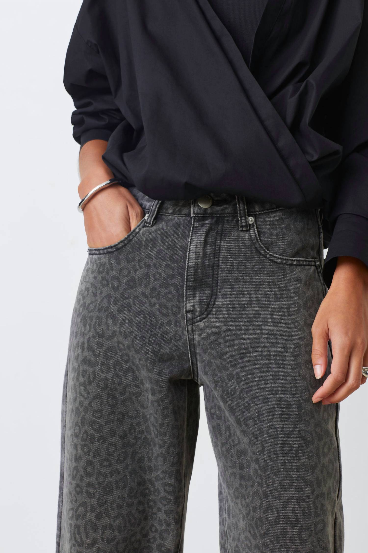 Suncoo - Leopard Print Carbon Wide Leg Jeans