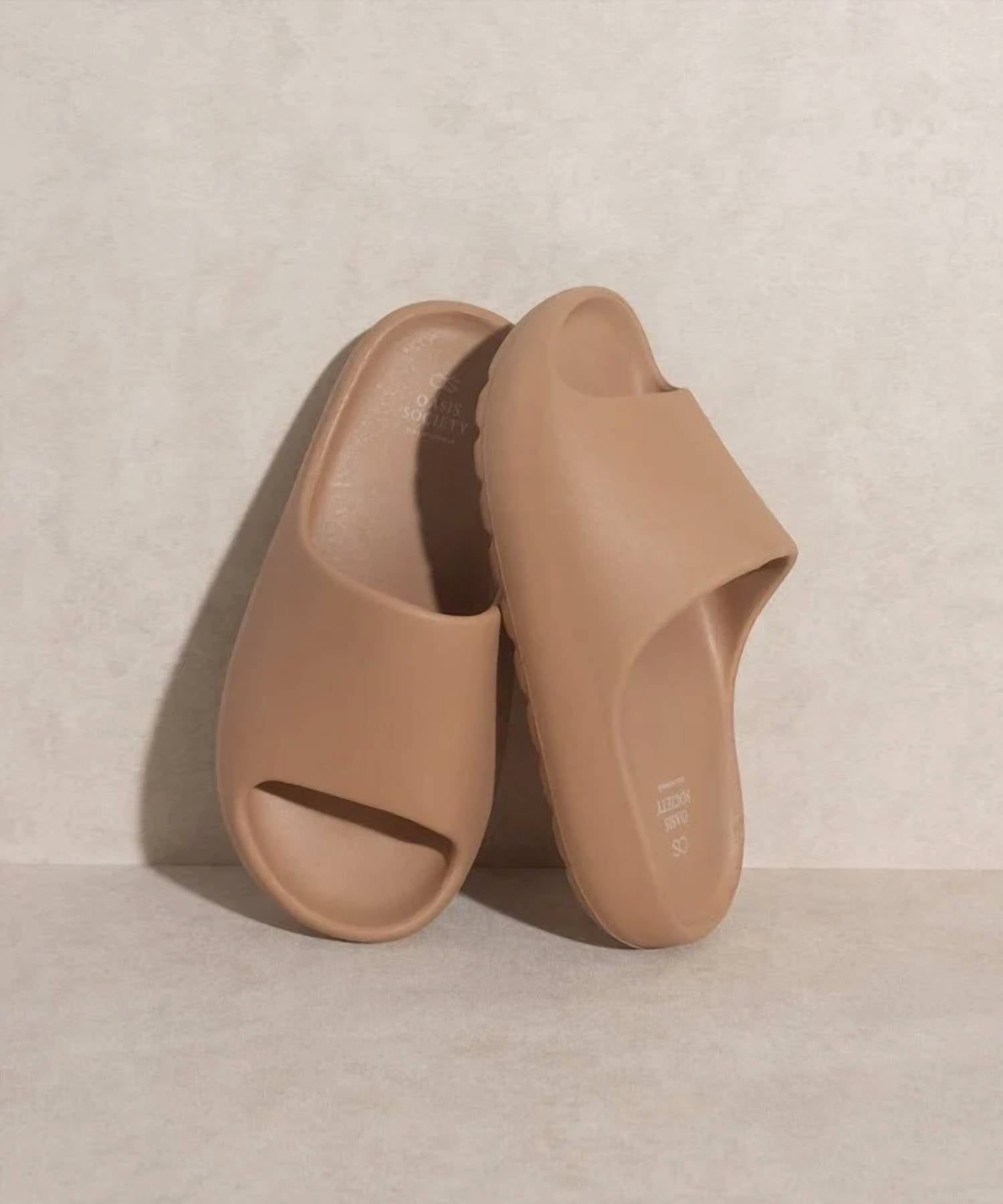 Oasis Society - Women's Wyatt Comfort Slides