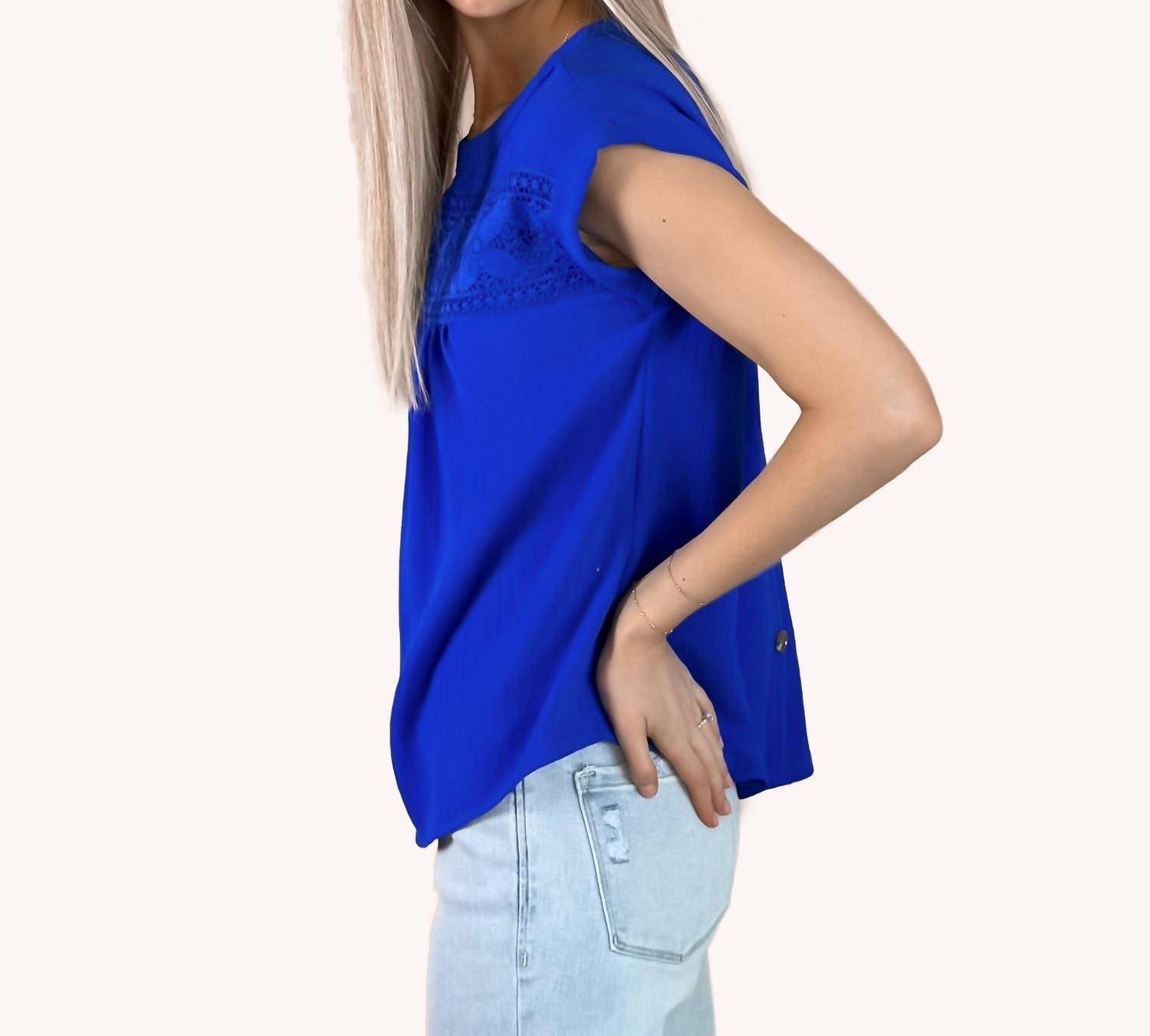 Blu Pepper - Women's Floral Eyelet Lace Trim Back Button Top