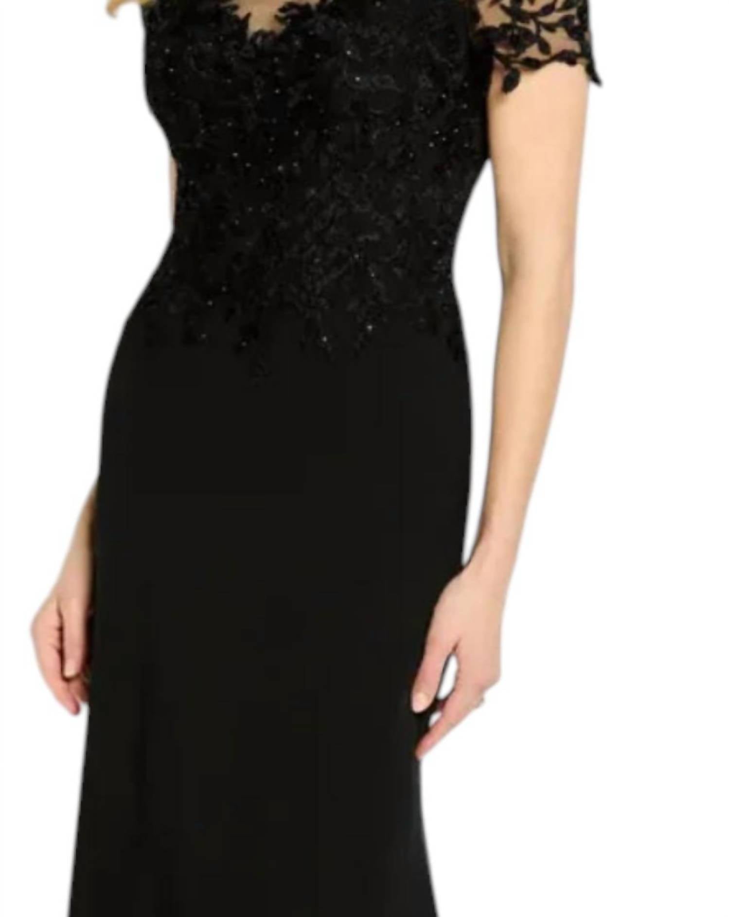 Cameron Blake - Short Sleeve Gown