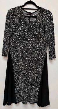 Andria Lieu - Women's Three Quarter Sleeve Natasha Dress