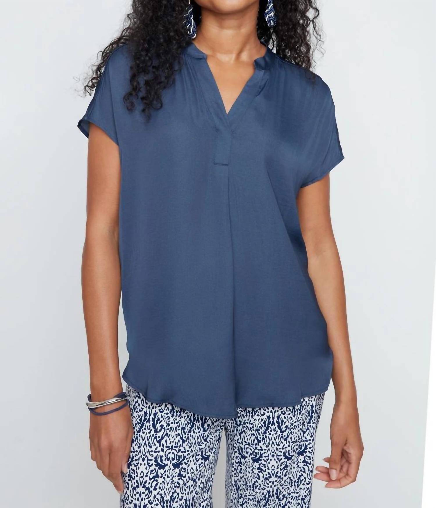 Renuar - Woven Short Sleeve V-neck Blouse