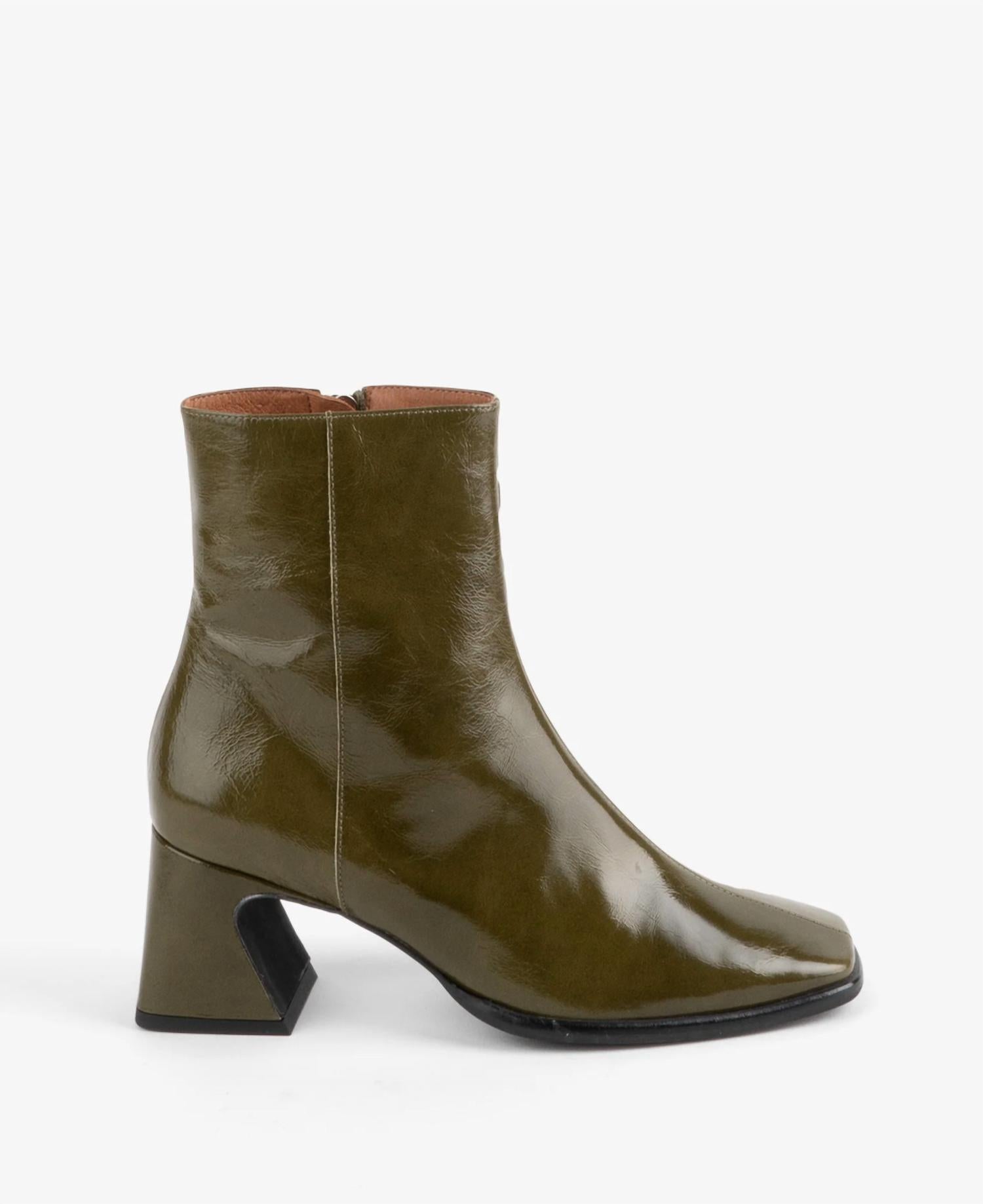 Intentionally Blank - Women's Taffy Boots
