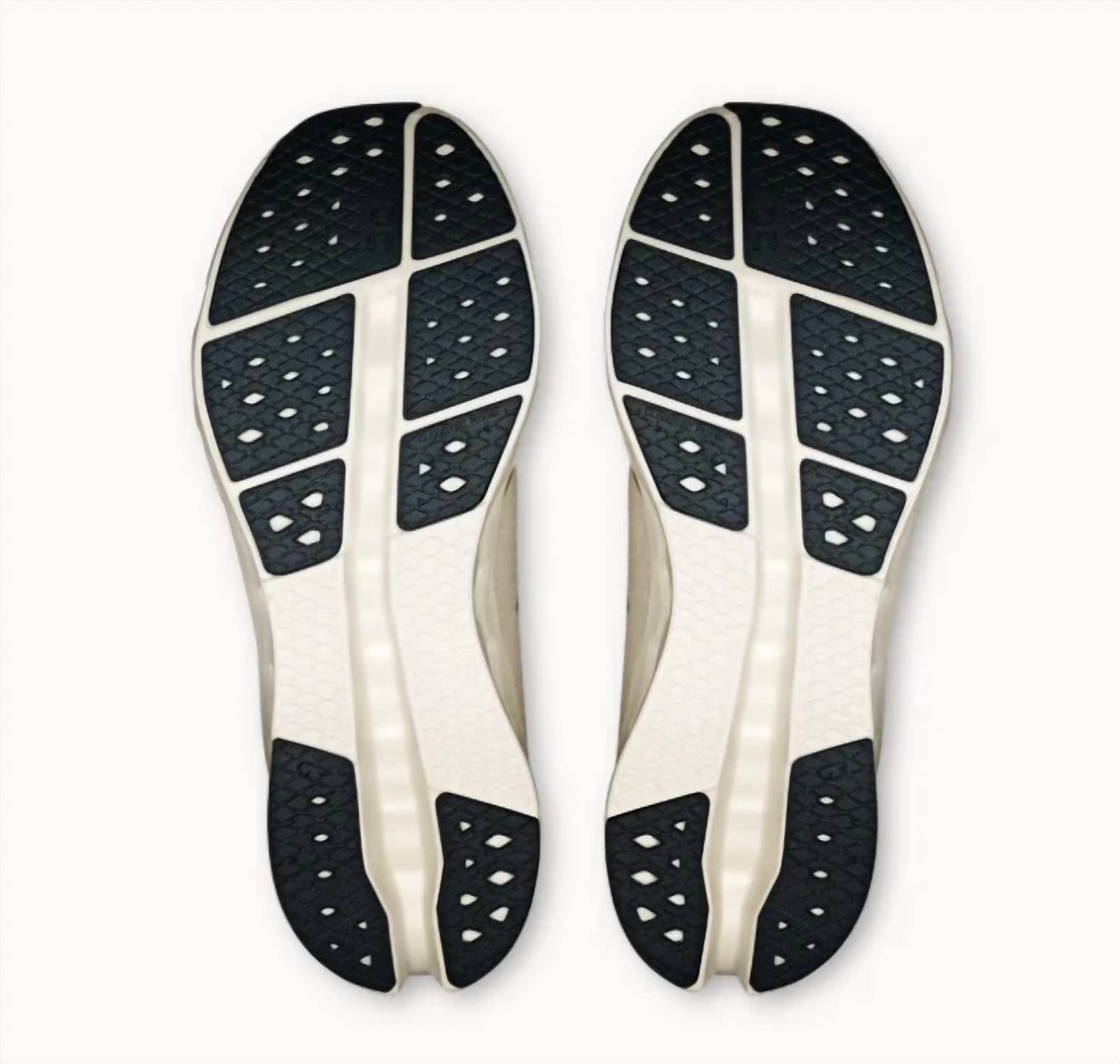 On - Women's Cloudsurfer 2 Sneakers - Wide