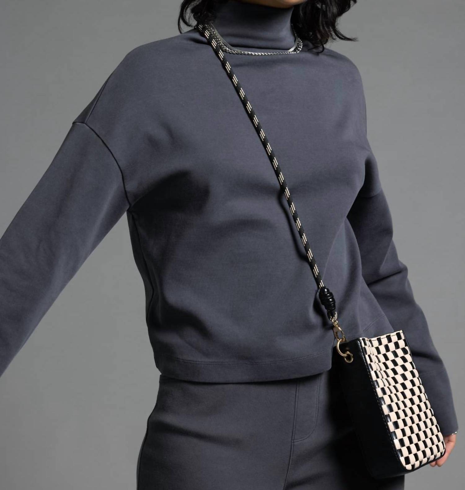 Weekend Los Angeles - Genevieve Mock Neck Top