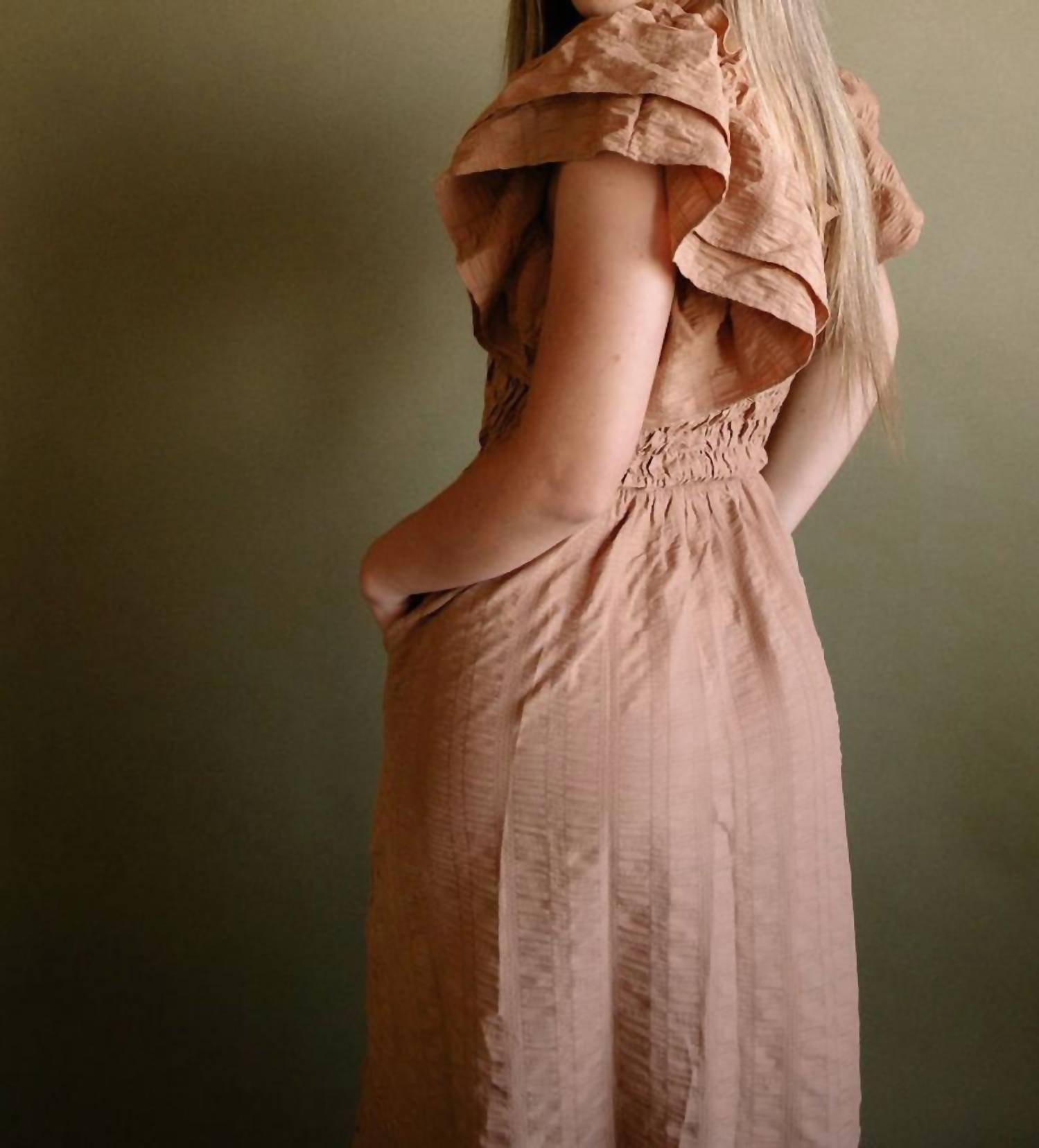 Miou Muse - Ruffled Sleeve Seersucker Midi Dress