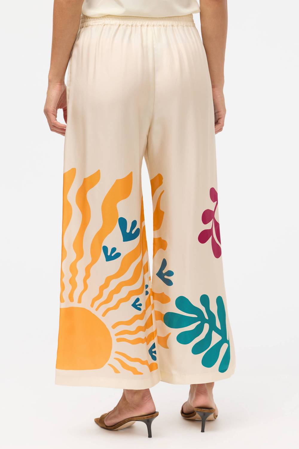 Johnny Was YASMIN CROPPED EASY PANT in solstice canyon - women's pants - detail view