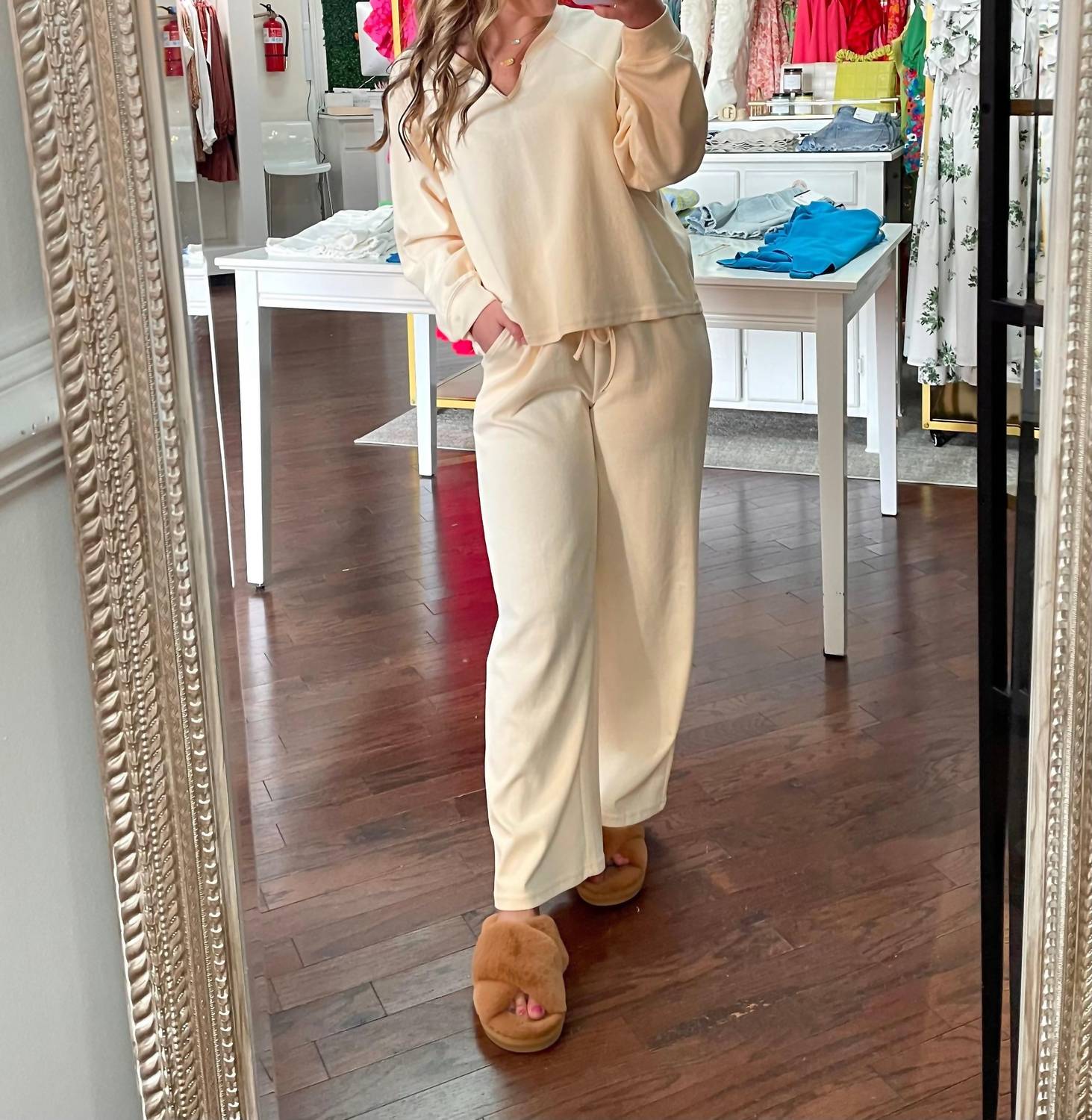 Listicle - Vixen V Neck Sweatshirt And Pants Set