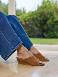Seychelles - Women's Isn't She Lovely Wedge Sandal
