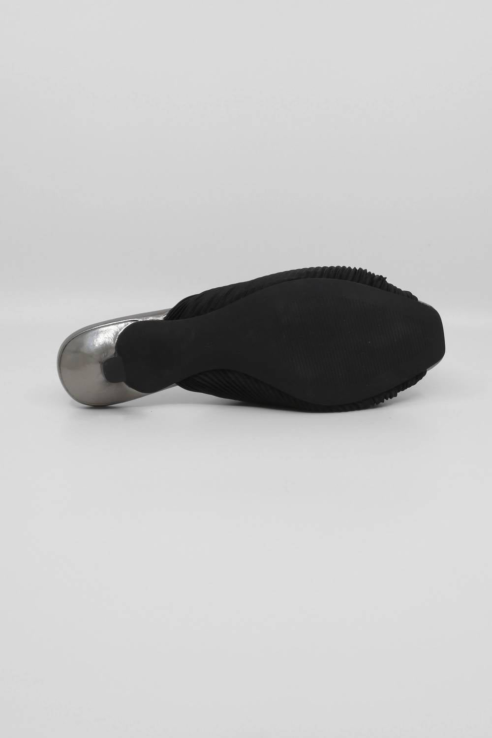 Intentionally Blank - Women's Curfew Leather Kitten Heel