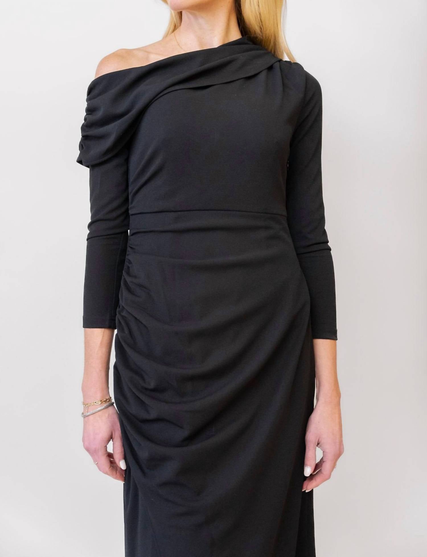 Elliatt - Jamie One Shoulder Gown