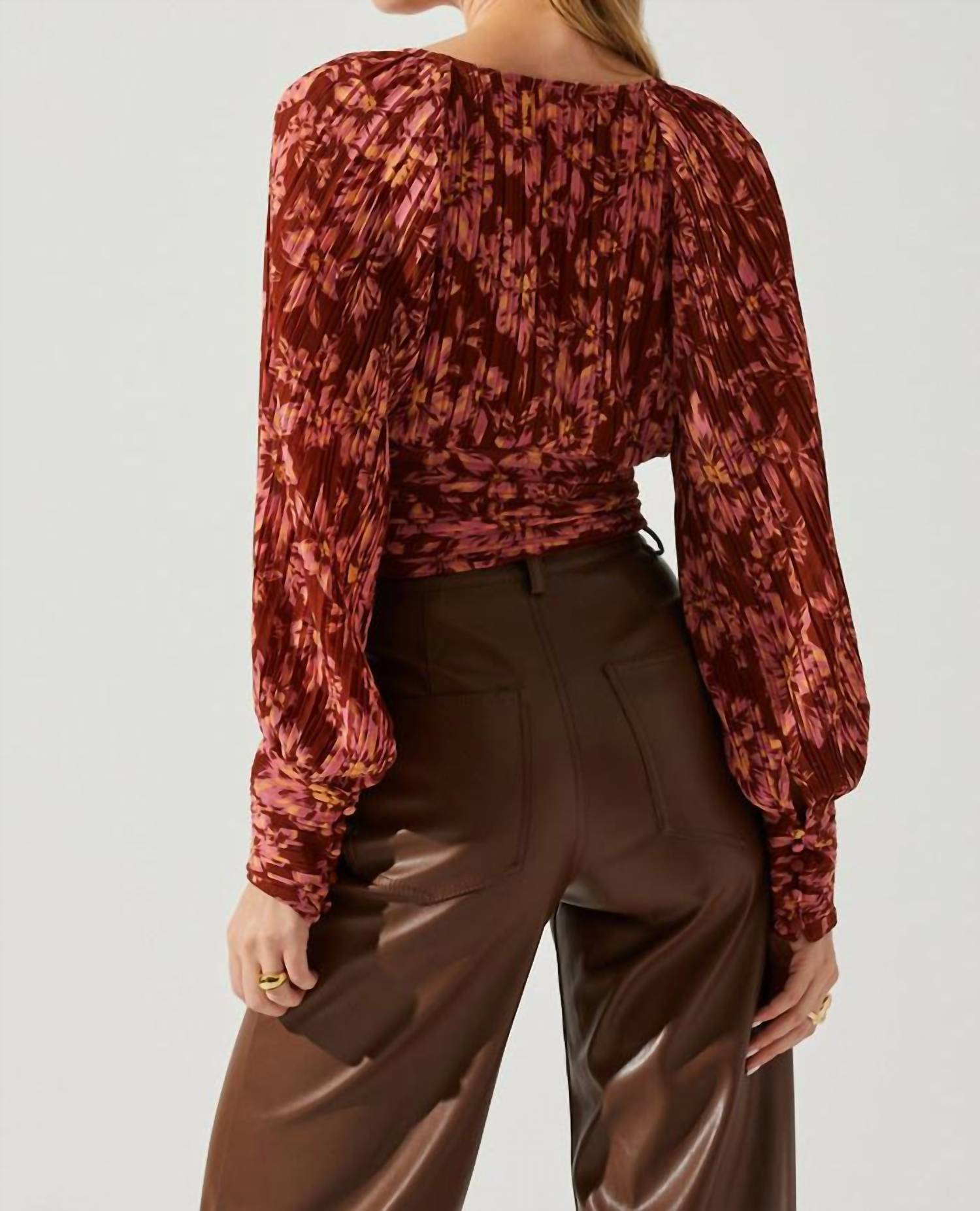 Astr - Pernilla Long Puff Sleeve Top
