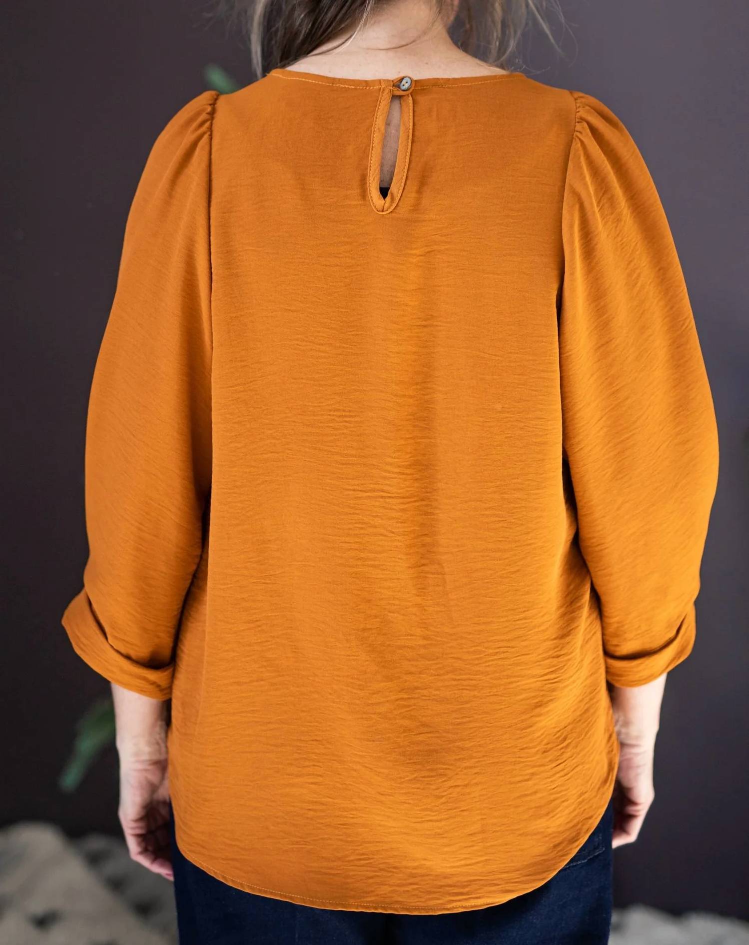Ivy Jane - Pinch & Tuck Sleeve Top