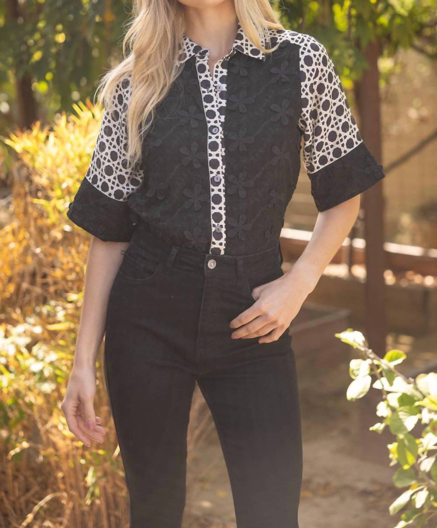 Voy - Ginny Floral Textured Button-Up Top