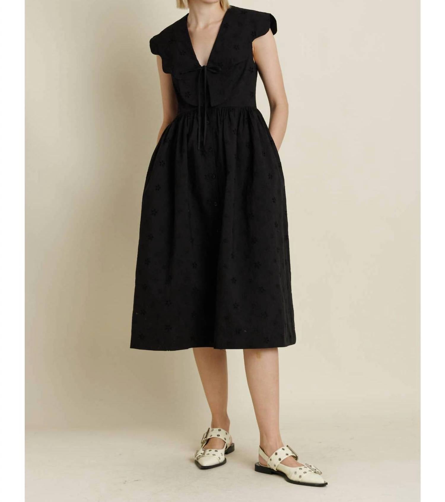 Aureum Walk On By Midi Dress in black - women's dress