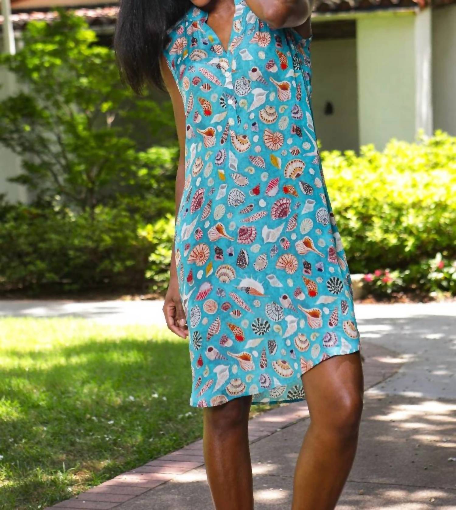 Apny - Sleeveless Seashell Mini Dress