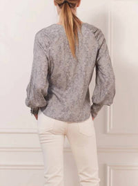 HIGH CUFF CREW-NECK BLOUSE