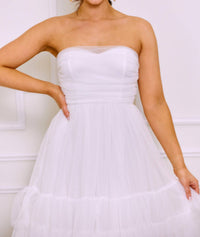 Luxxel - Tulle Strapless Midi Dress