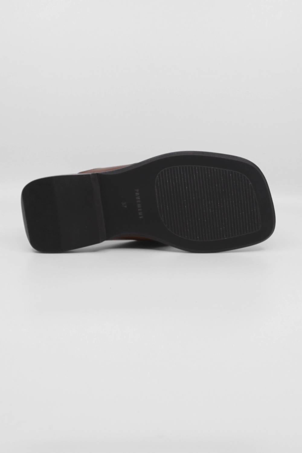 Pavement - Women's Lina Leather Flip-flops