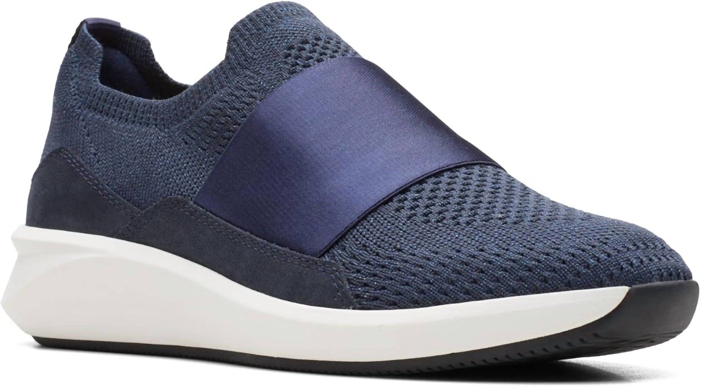 Clarks - Women's Un Rio Knit Slip On Sneakers