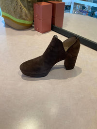Pelle Moda - Women's Lesia Suede Block Heel Shoes